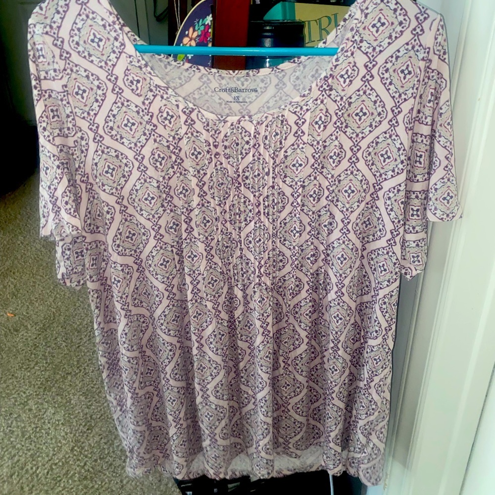 🌸Croft and barrow soft t shirt! Perfect to sleep in or pair with some jeans! 1X